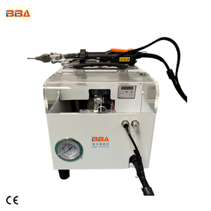 Công cụ buộc vít điện có Hệ thống phản hồi thông minh được sử dụng trong các nhiệm vụ bảo trì ô tô