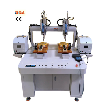 Loại tủ Máy siết vít hoàn toàn tự động Máy vặn vít tự động tùy chỉnh cho vợt cầu lông Lắp ráp vít